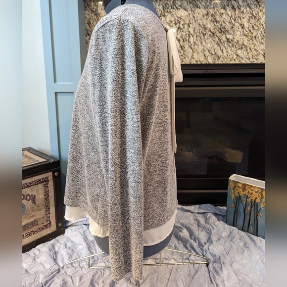 Grey Sweater with Off-white layer underneath - Large - Picture 5 of 7